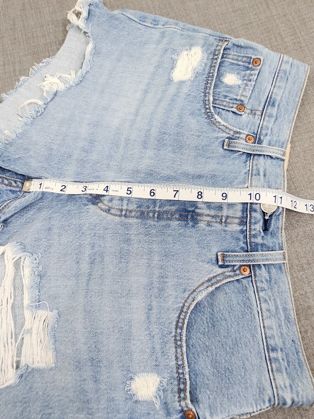 Levis 501 Button Fly Distressed Style Light Wash 100% Cotton Jean Shorts 29. NWT - Picture 9 of 9